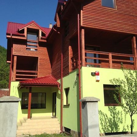 Hotel Dorf Haus Văliug Exterior foto
