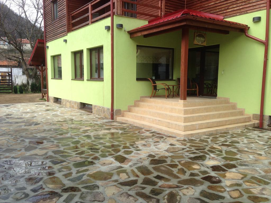 Hotel Dorf Haus Văliug Exterior foto